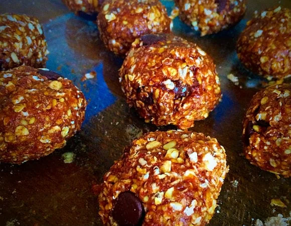 Peanut butter protein balls